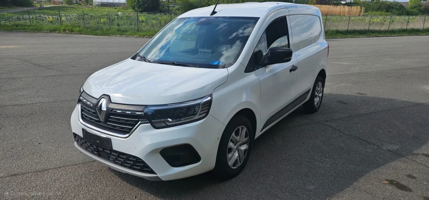 Le Kangoo de trois quarts avant