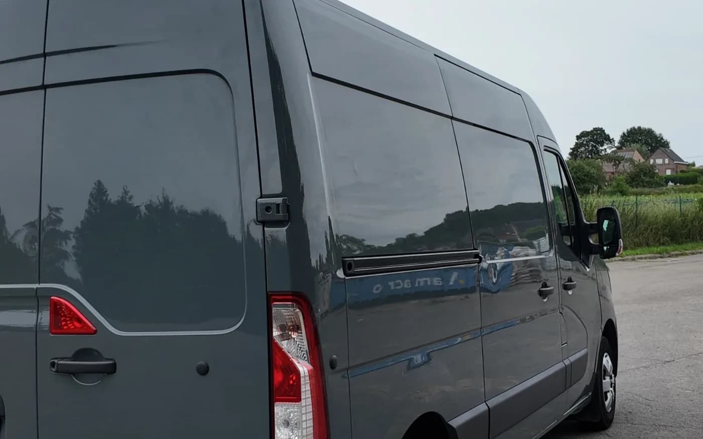 L’arrière du Master L2H2, portes fermées